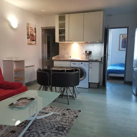 Venus, 2-bedroom Les Minimes Neighborhood Apartmán